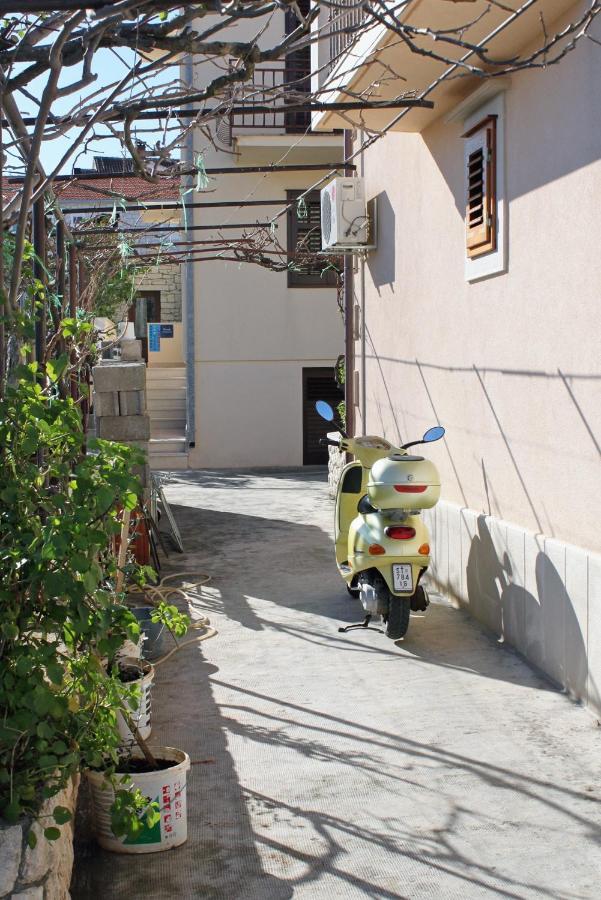 Apartments With A Parking Space Supetar, Brac - 6037 Екстериор снимка