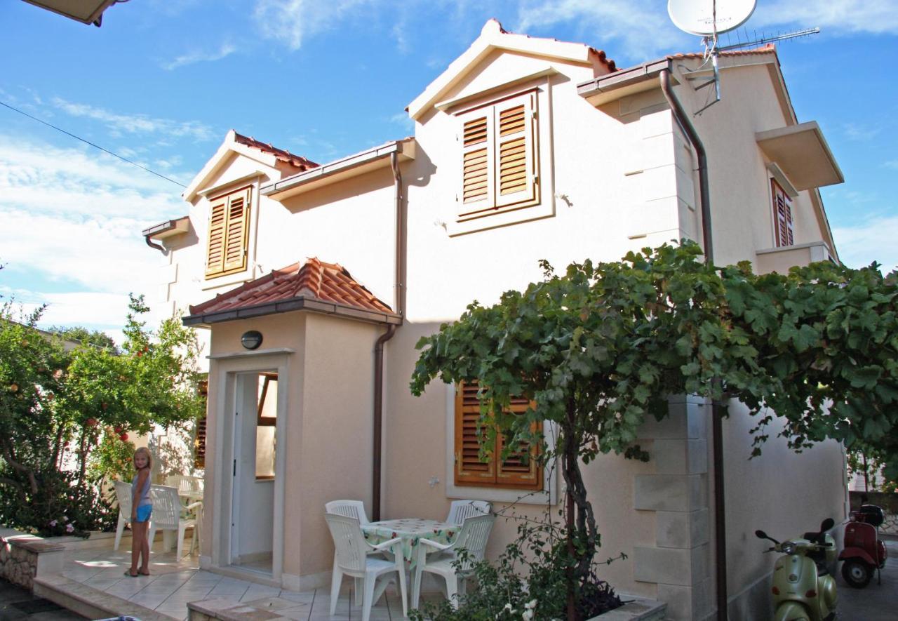 Apartments With A Parking Space Supetar, Brac - 6037 Екстериор снимка