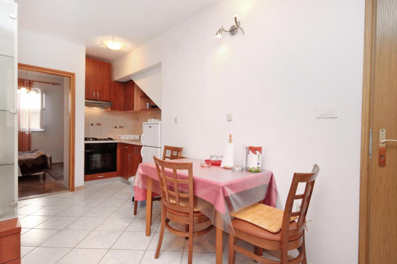 Apartments With A Parking Space Supetar, Brac - 6037 Екстериор снимка
