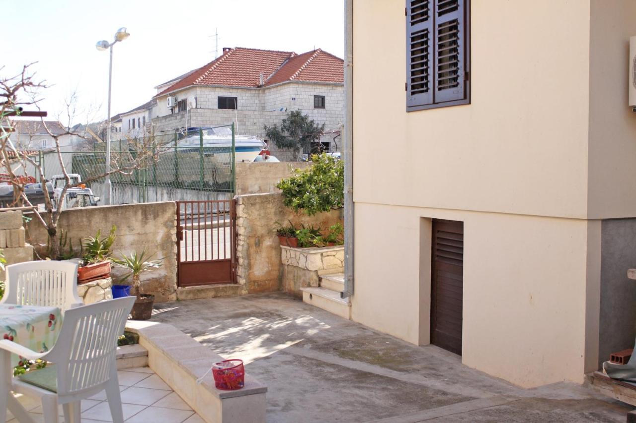 Apartments With A Parking Space Supetar, Brac - 6037 Екстериор снимка