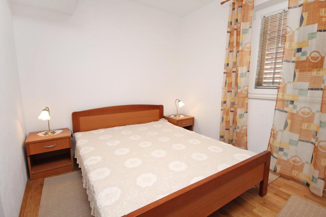 Apartments With A Parking Space Supetar, Brac - 6037 Екстериор снимка