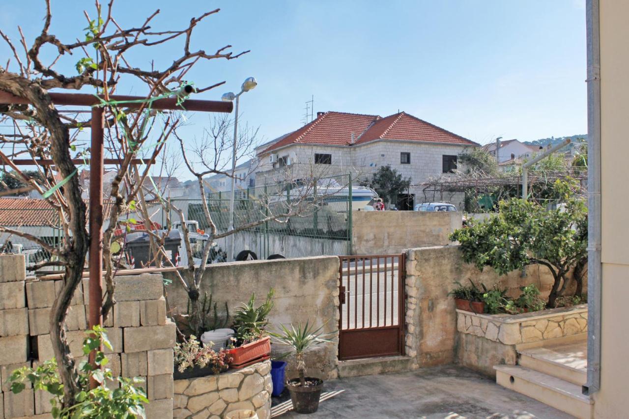 Apartments With A Parking Space Supetar, Brac - 6037 Екстериор снимка