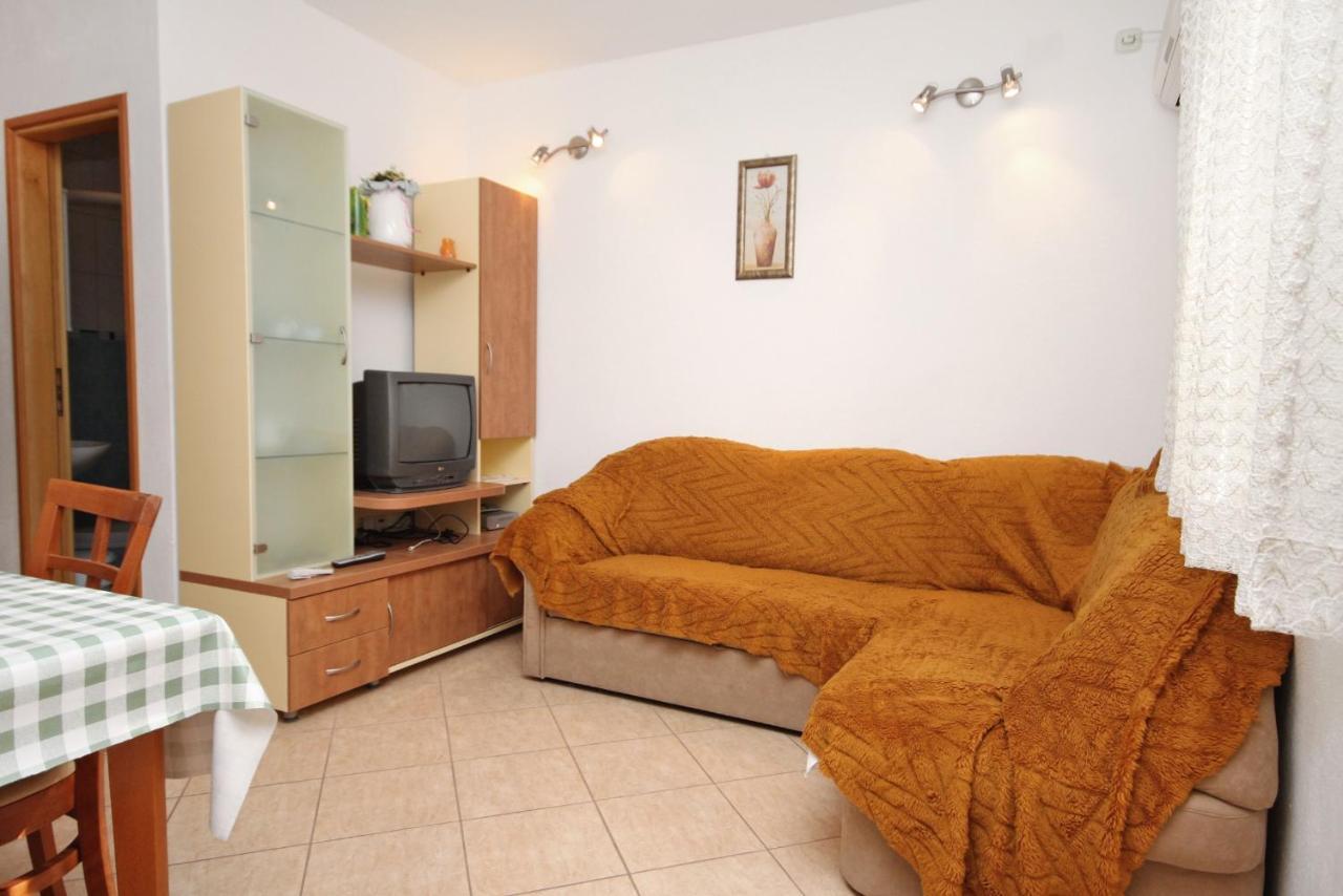 Apartments With A Parking Space Supetar, Brac - 6037 Екстериор снимка